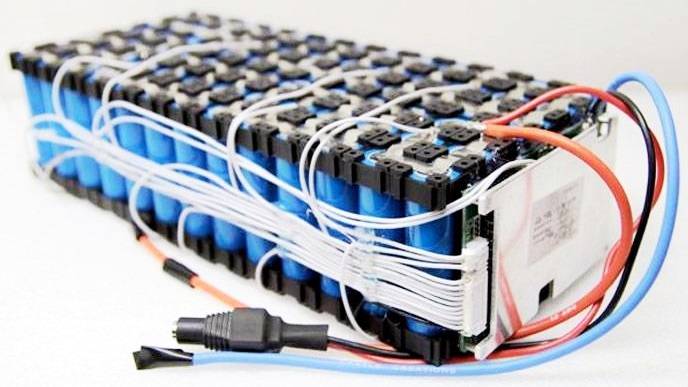 переделка шуруповёрта на литиевые аккумуляторы 18650 12 вольт. аккумулятор 12 вольт литий ионный для шуруповёрта. переделка аккумулятора шуруповёрта 12 v на li-ion 18650 makita. ремонт литиевых аккумуляторов. акб литий ионные для электровелосипеда.