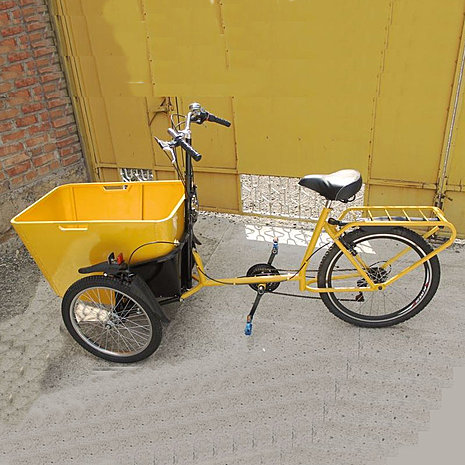 Апгрейд уборки улиц с помощью трехколесного велосипеда