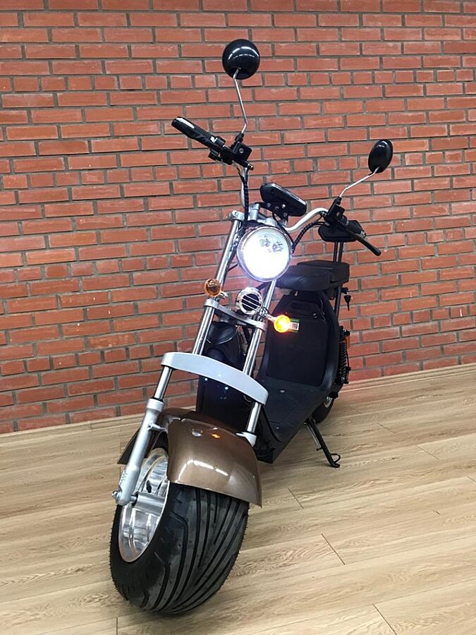 Один из самых мощных электроскутеров фото