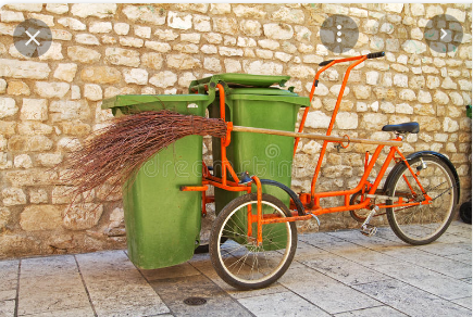 Трёхколёсный велосипед уборщика фото