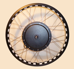 Собранное мотор-колесо в широком ободе для чоппера